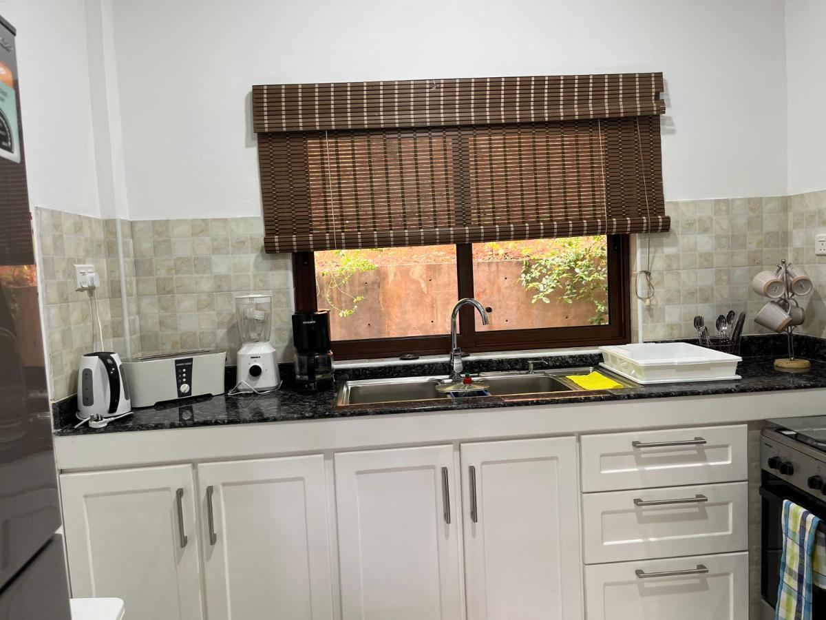 Kanasuk Self Catering Apartments Baie Lazare  Εξωτερικό φωτογραφία