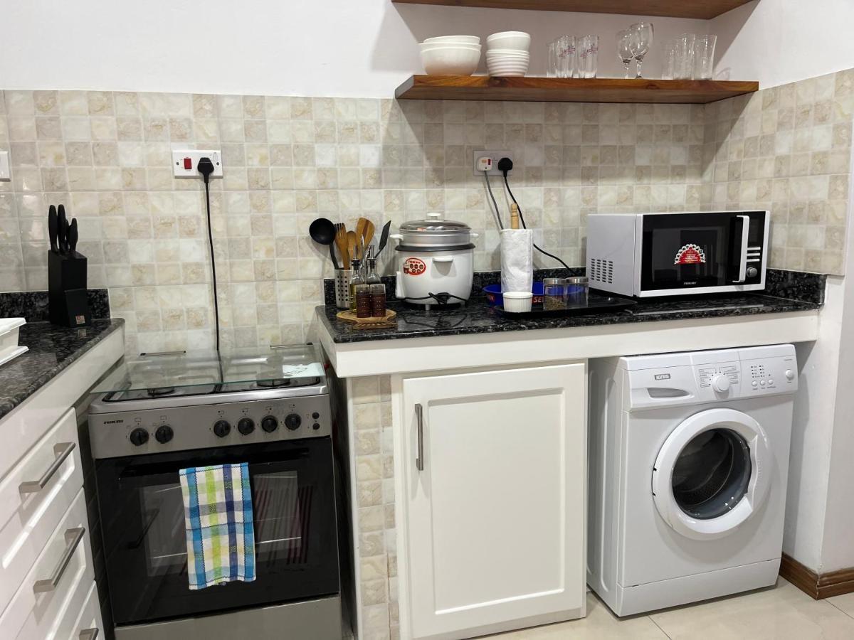 Kanasuk Self Catering Apartments Baie Lazare  Εξωτερικό φωτογραφία